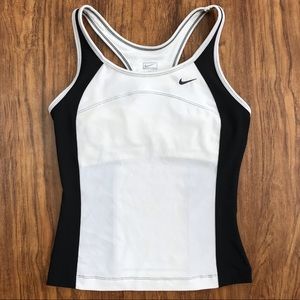 NWOT Nike Top With Built In Sports Bra